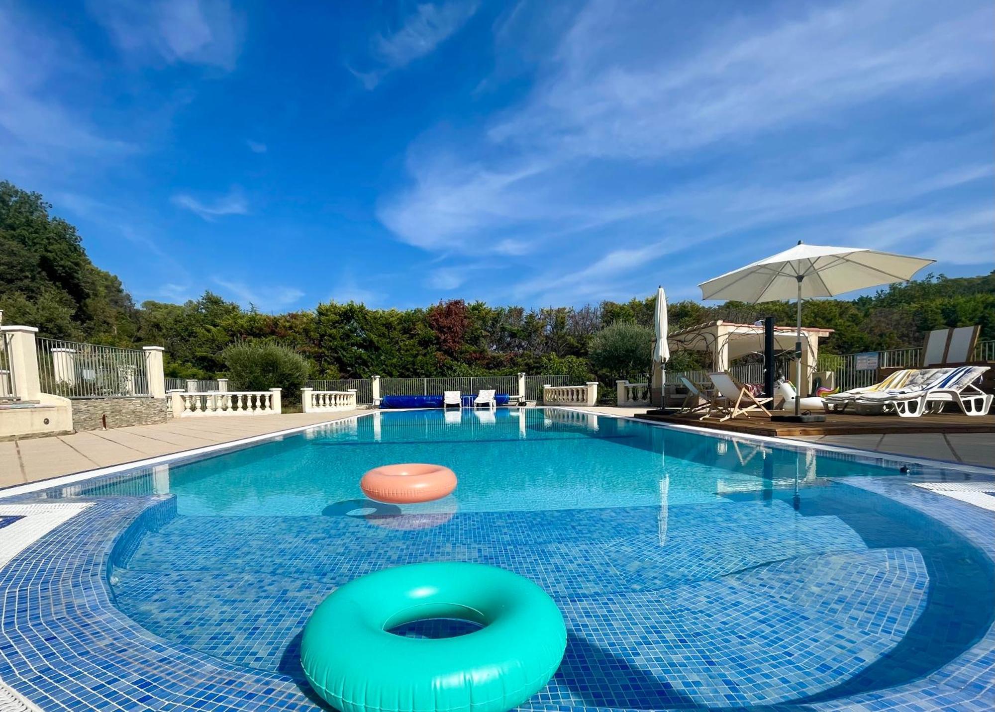 Les Terrasses De Valerian Villa Brignoles Exterior photo